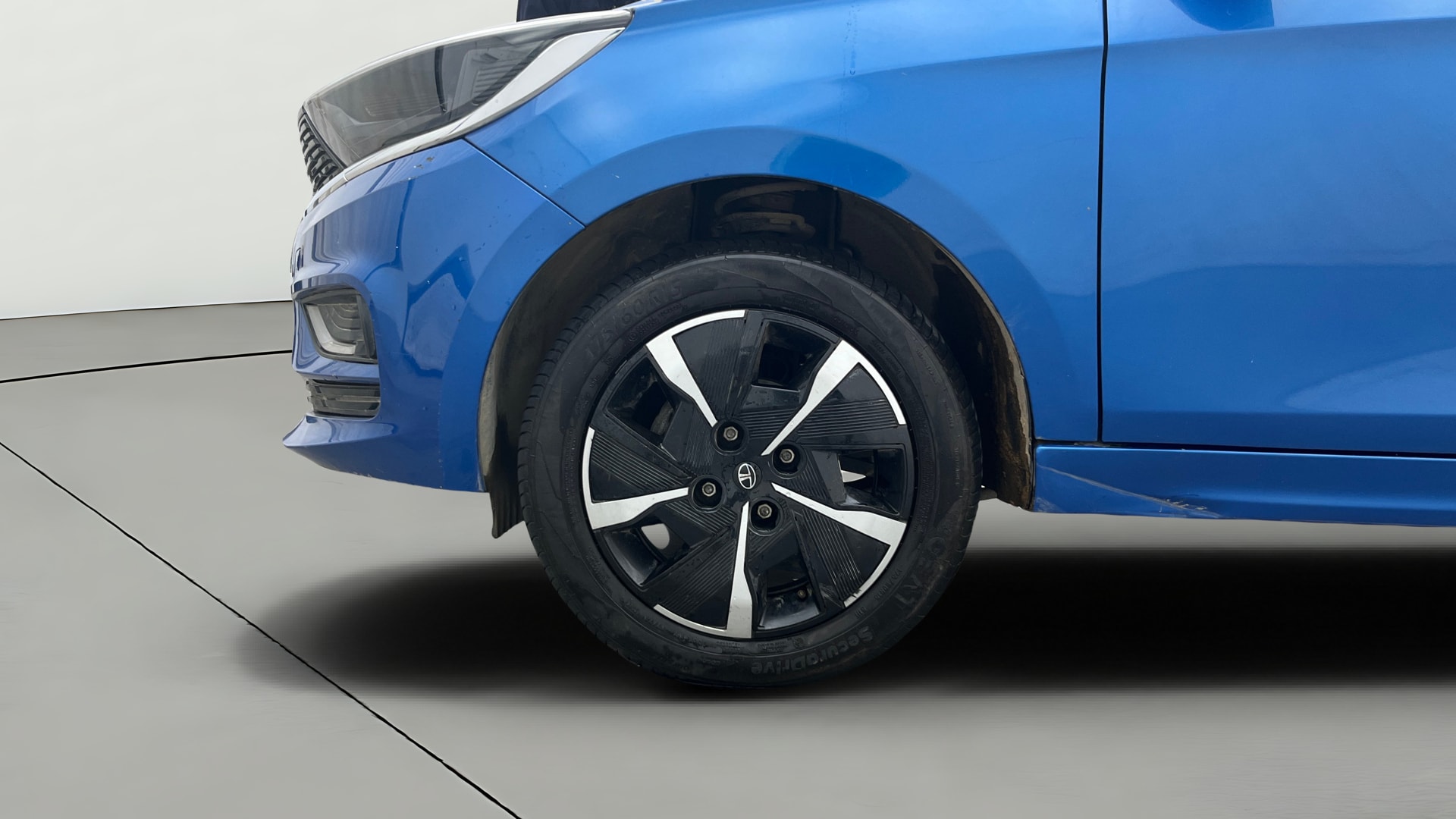View 2025 Tata Tiago Revotorq XB Image 28 Used 2025 Tata Tiago Revotorq XB Image 28