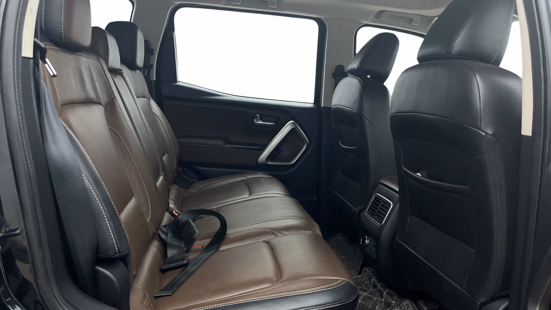 View 2024 Mahindra Scorpio-N Z2 7 STR Petrol Image 38 Used 2024 Mahindra Scorpio-N Z2 7 STR Petrol Image 38