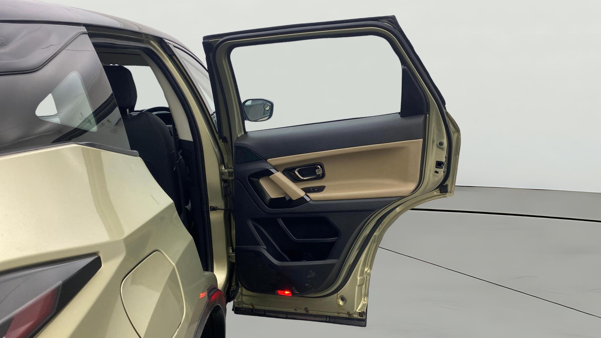 View 2022 Tata Harrier XE Image 6 Used 2022 Tata Harrier XE Image 6