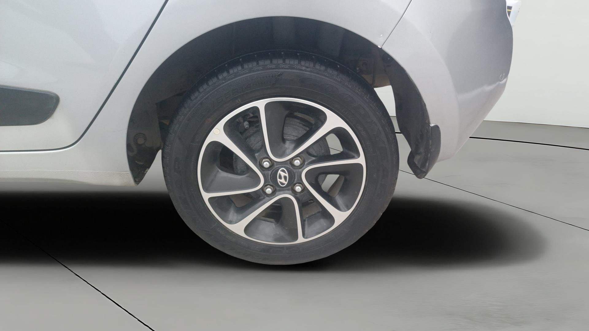 View 2019 Hyundai Grand i10 1.2 Asta Petrol Image 7 Used 2019 Hyundai Grand i10 1.2 Asta Petrol Image 7