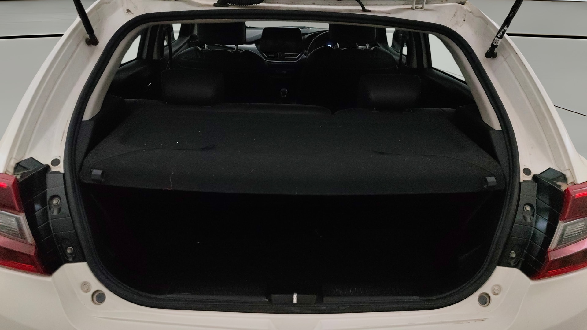 View 2022 Maruti Suzuki 1000 Base Variant Image 39 Used 2022 Maruti Suzuki 1000 Base Variant Image 39