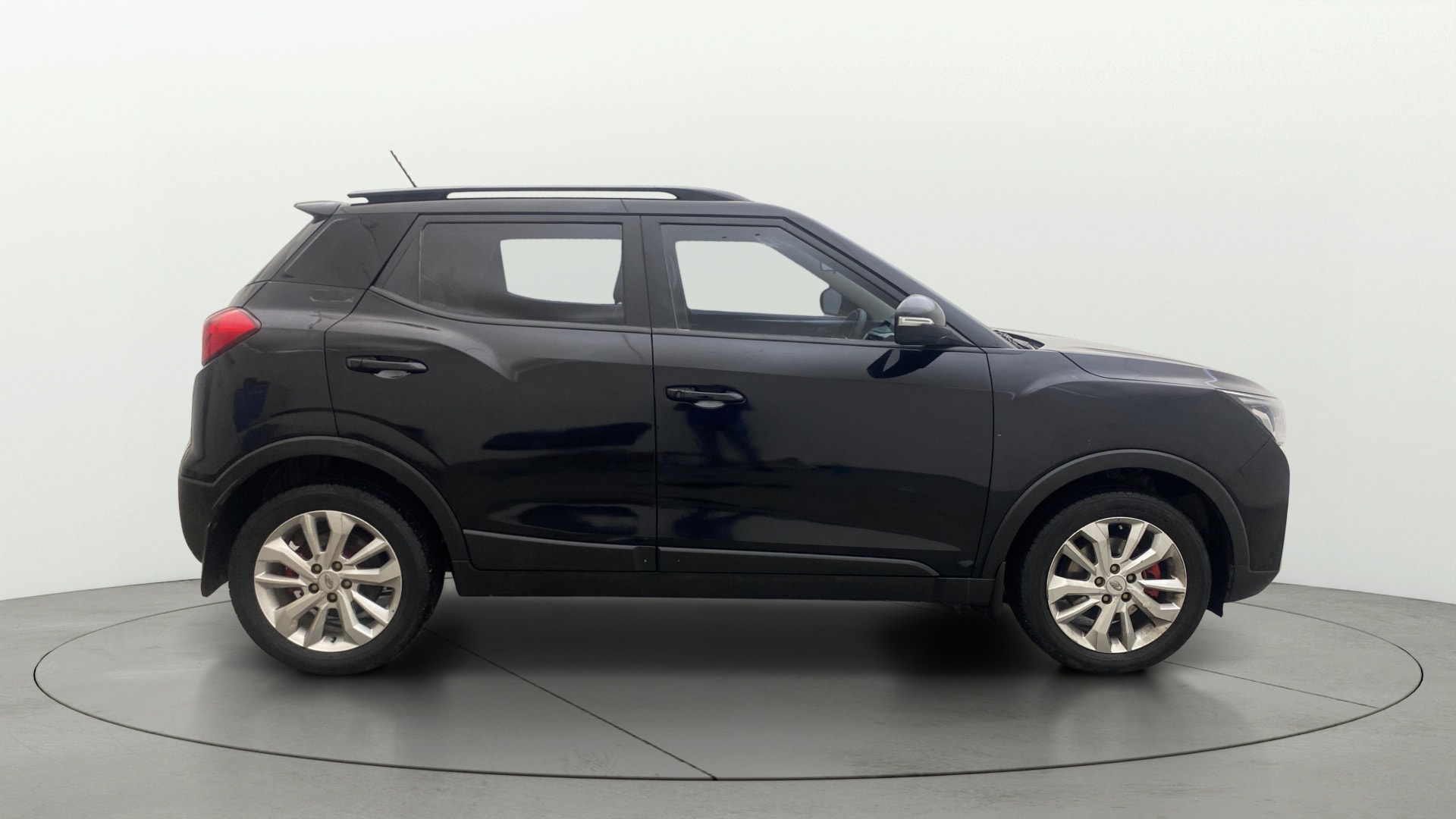 View 2020 Mahindra XUV300 W4 Petrol BS IV Image 28 Used 2020 Mahindra XUV300 W4 Petrol BS IV Image 28