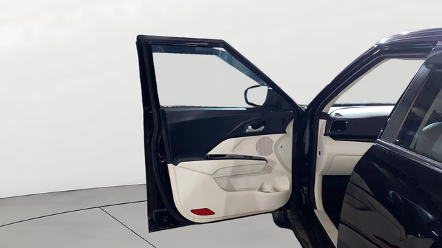 View Mahindra XUV 3XO Image 33 Used Mahindra XUV 3XO Image 33