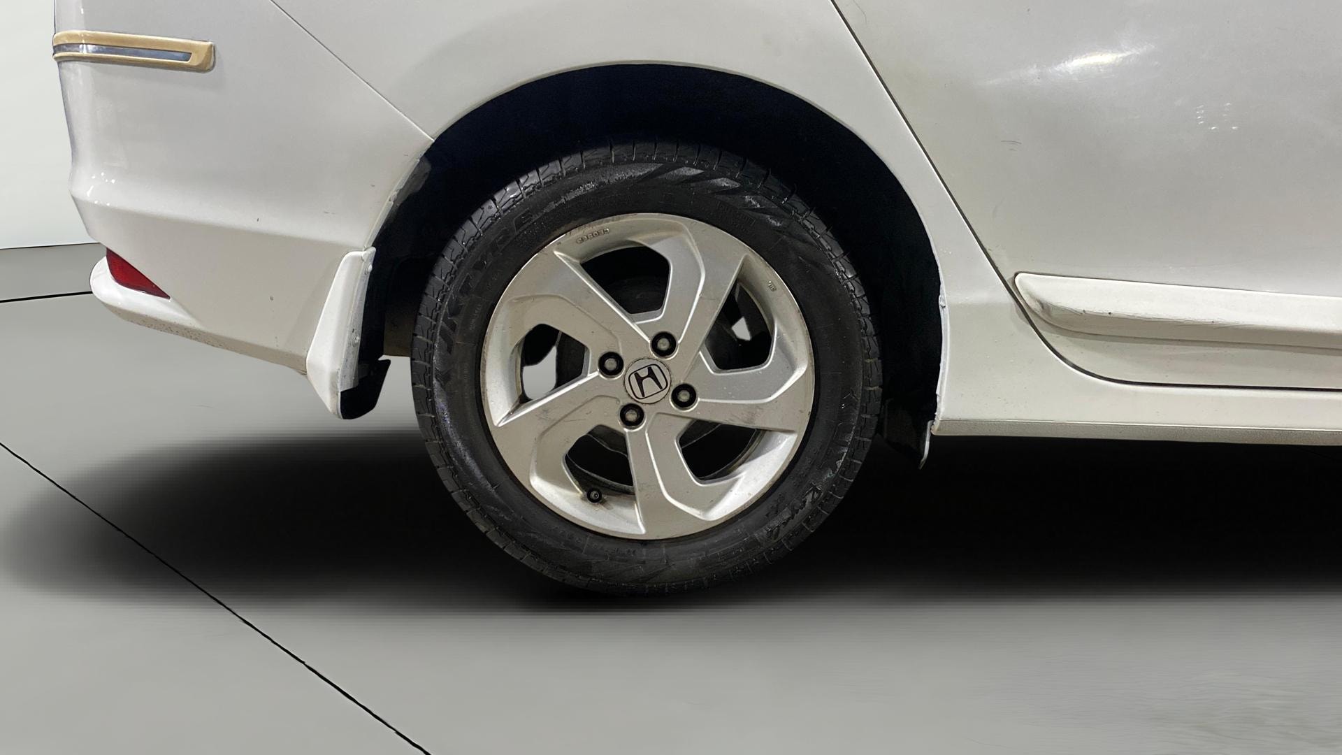 View 2015 Honda City ZX MT Diesel Anniversary Edition Image 25 Used 2015 Honda City ZX MT Diesel Anniversary Edition Image 25
