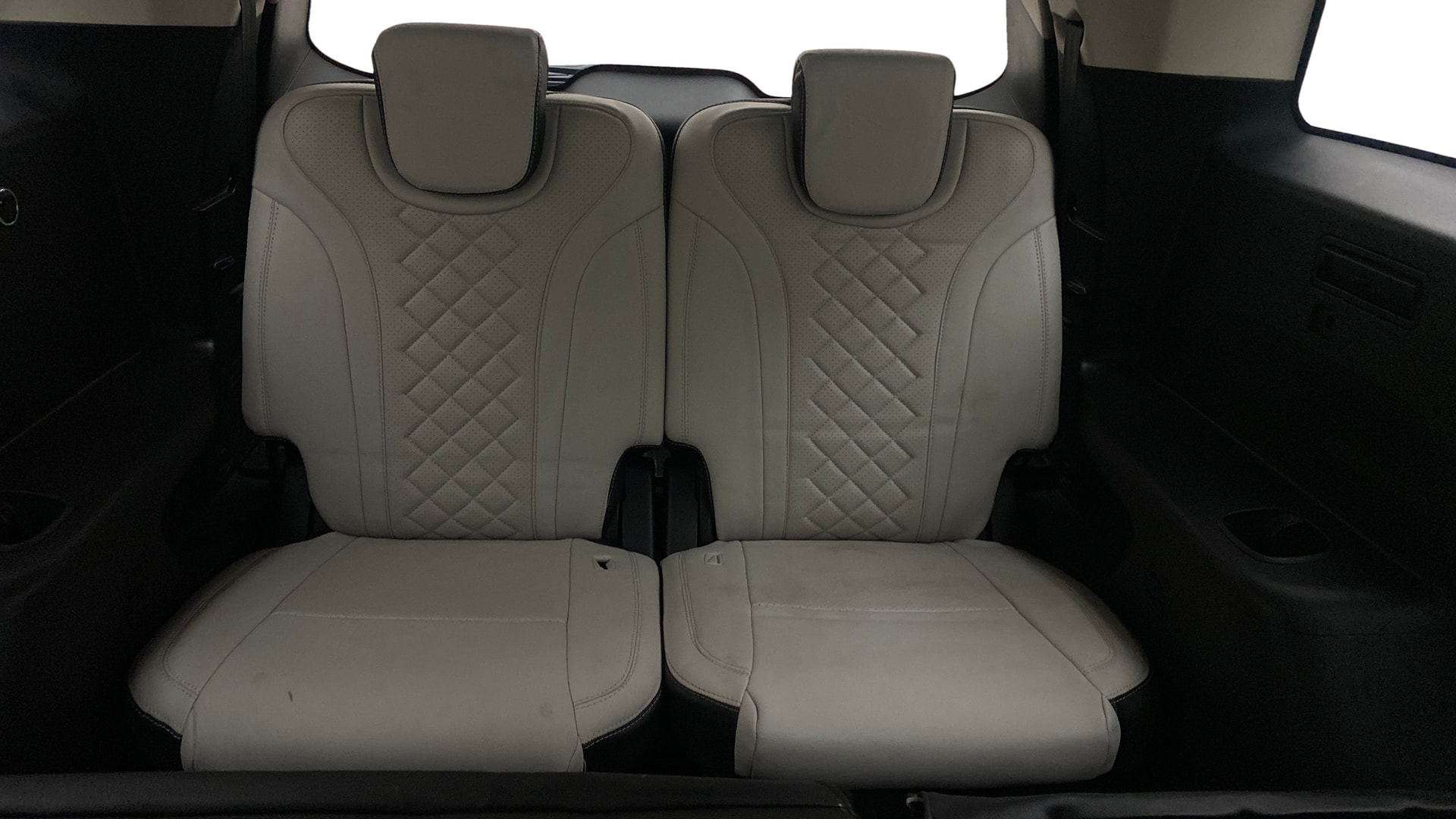 Used 2022 Mahindra XUV700 Used 2022 Mahindra XUV700
