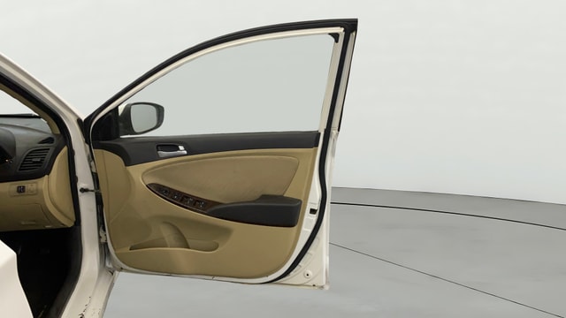 View Hyundai Fluidic Verna Image 44 Used Hyundai Fluidic Verna Image 44