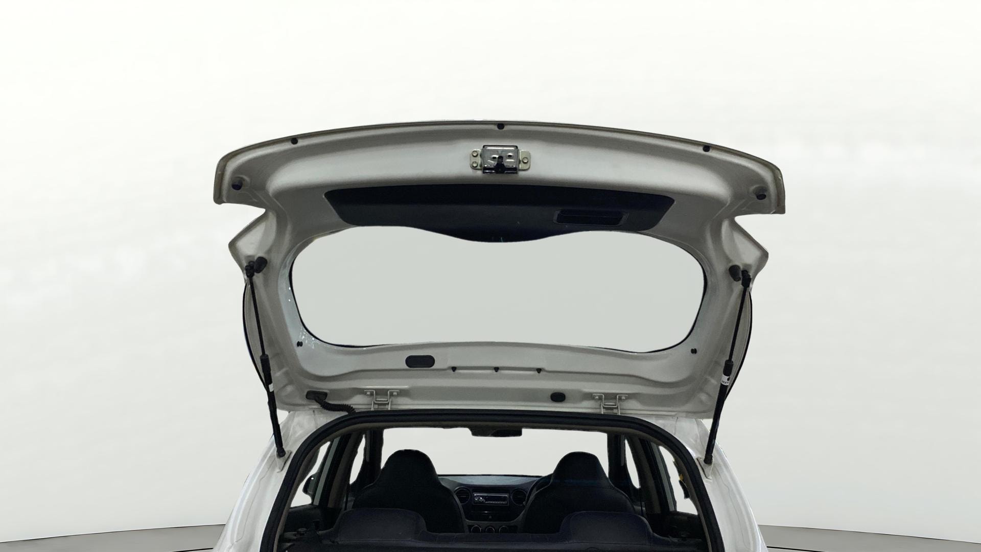 View 2020 Hyundai Grand i10 1.2 Magna Diesel Image 29 Used 2020 Hyundai Grand i10 1.2 Magna Diesel Image 29