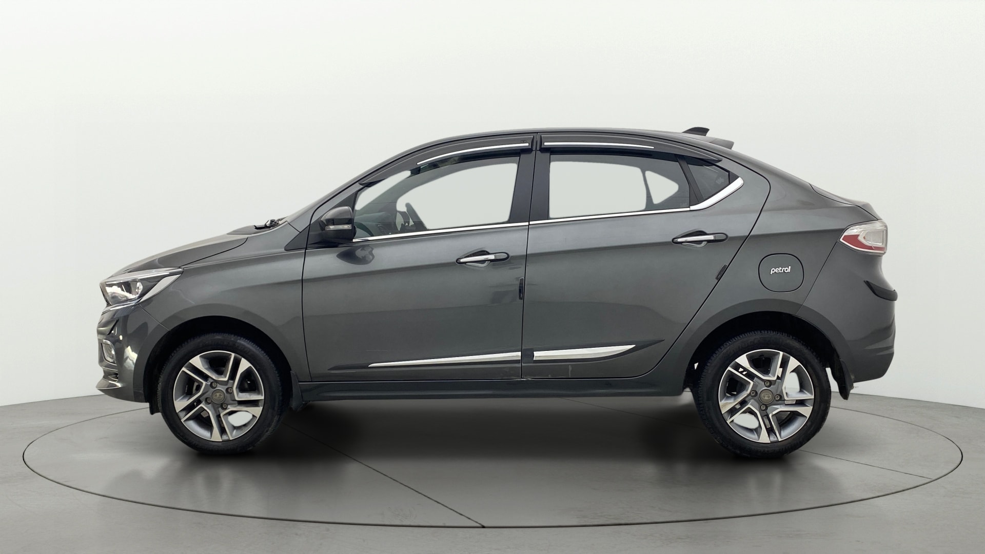 View 2023 Tata Tigor XE Diesel Image 5 Used 2023 Tata Tigor XE Diesel Image 5