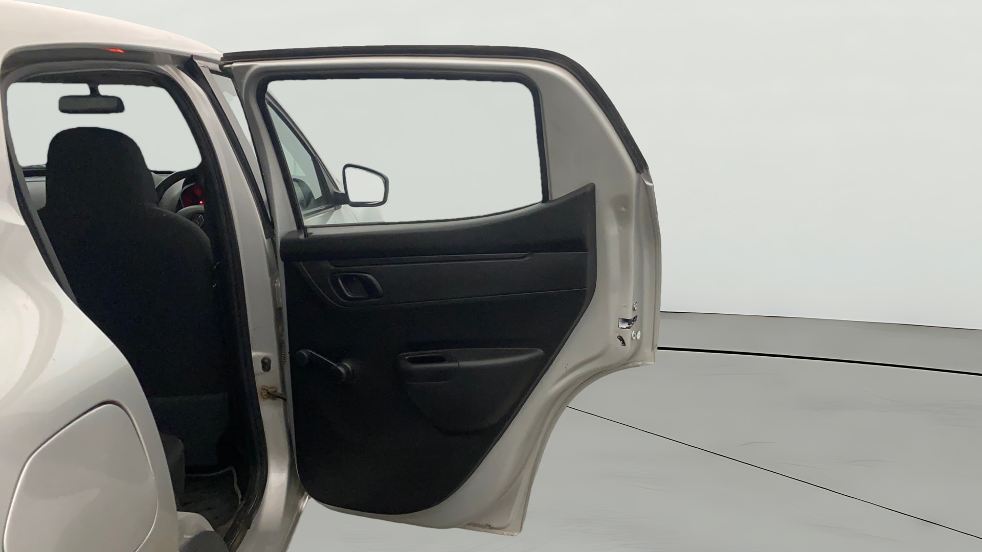 View 2019 Renault Kwid RXL Image 7 Used 2019 Renault Kwid RXL Image 7