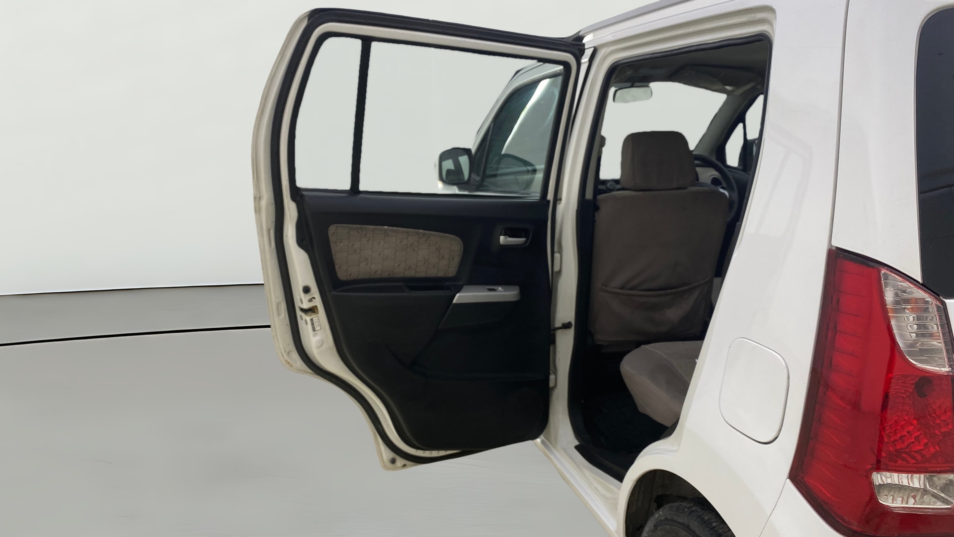 View 2015 Maruti Suzuki 1000 Base Variant Image 22 Used 2015 Maruti Suzuki 1000 Base Variant Image 22