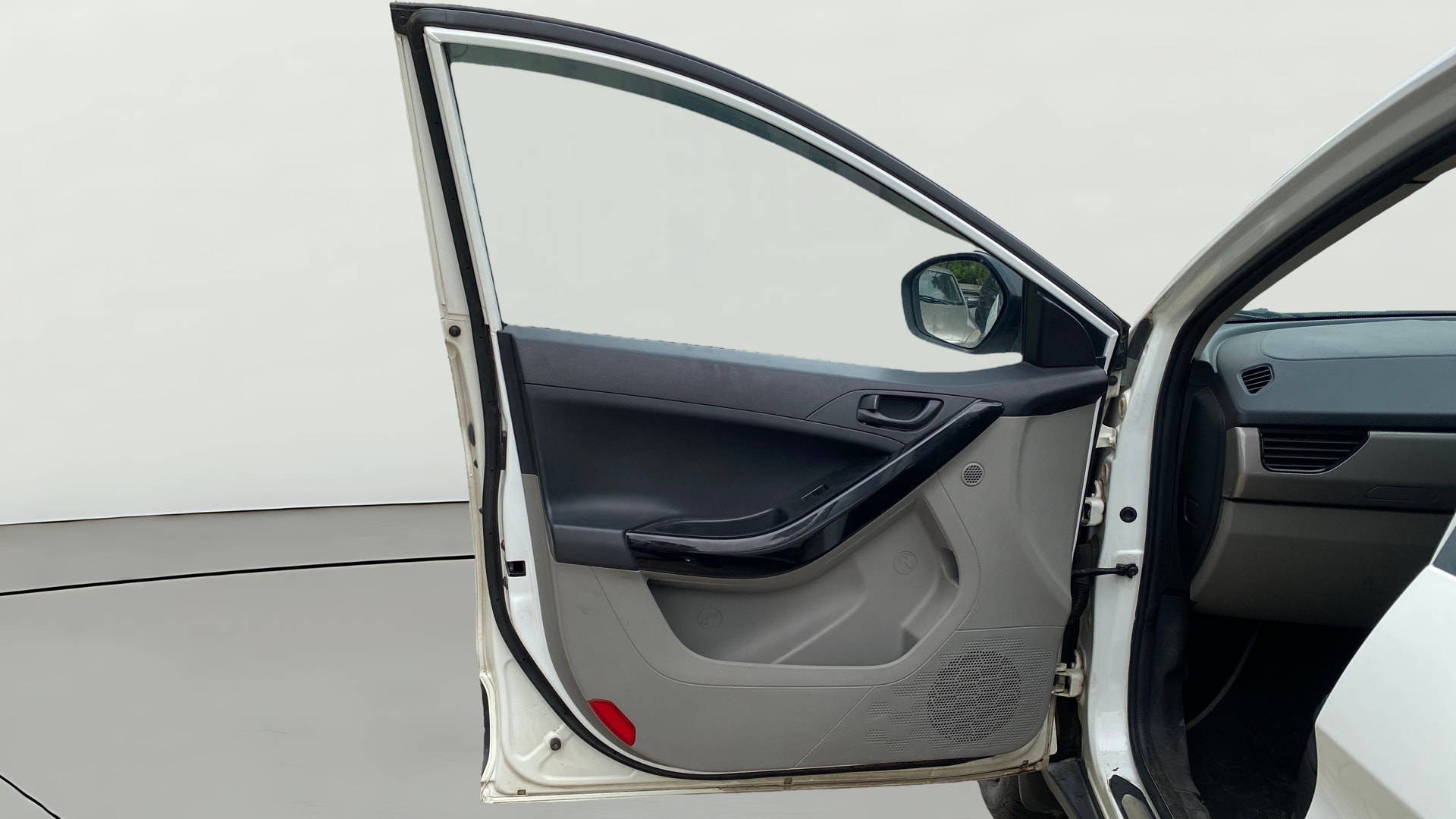 View 2019 Tata Nexon Revotron XM Image 35 Used 2019 Tata Nexon Revotron XM Image 35