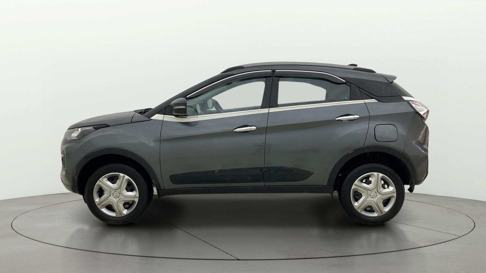 View 2022 Tata Nexon Revotron XE Image 5 Used 2022 Tata Nexon Revotron XE Image 5