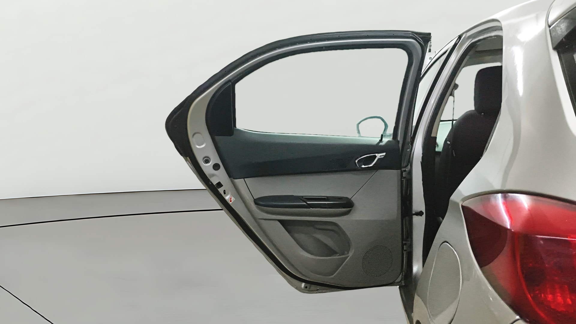 View 2019 Tata Tiago Revotorq XB Image 23 Used 2019 Tata Tiago Revotorq XB Image 23