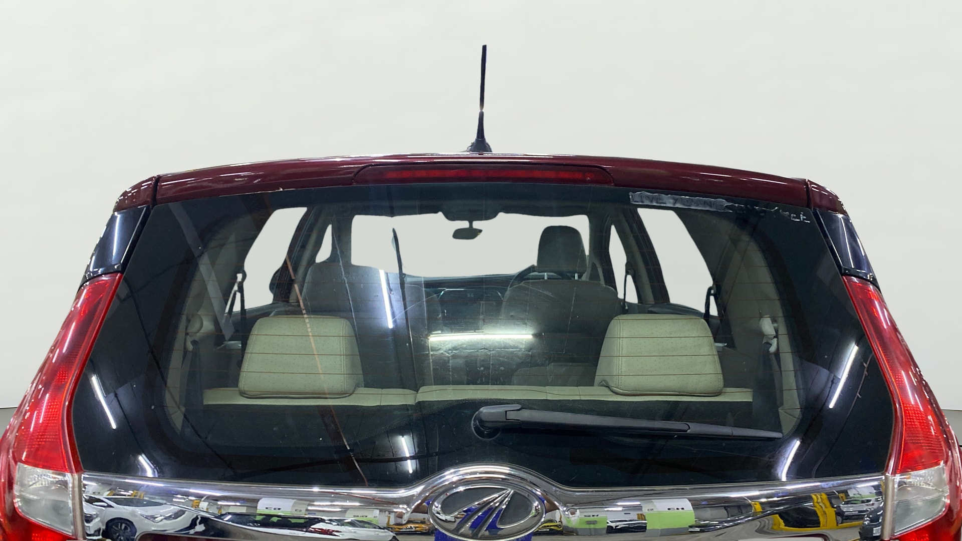 View 2020 Mahindra Marazzo M8 7-Seater Image 5 Used 2020 Mahindra Marazzo M8 7-Seater Image 5