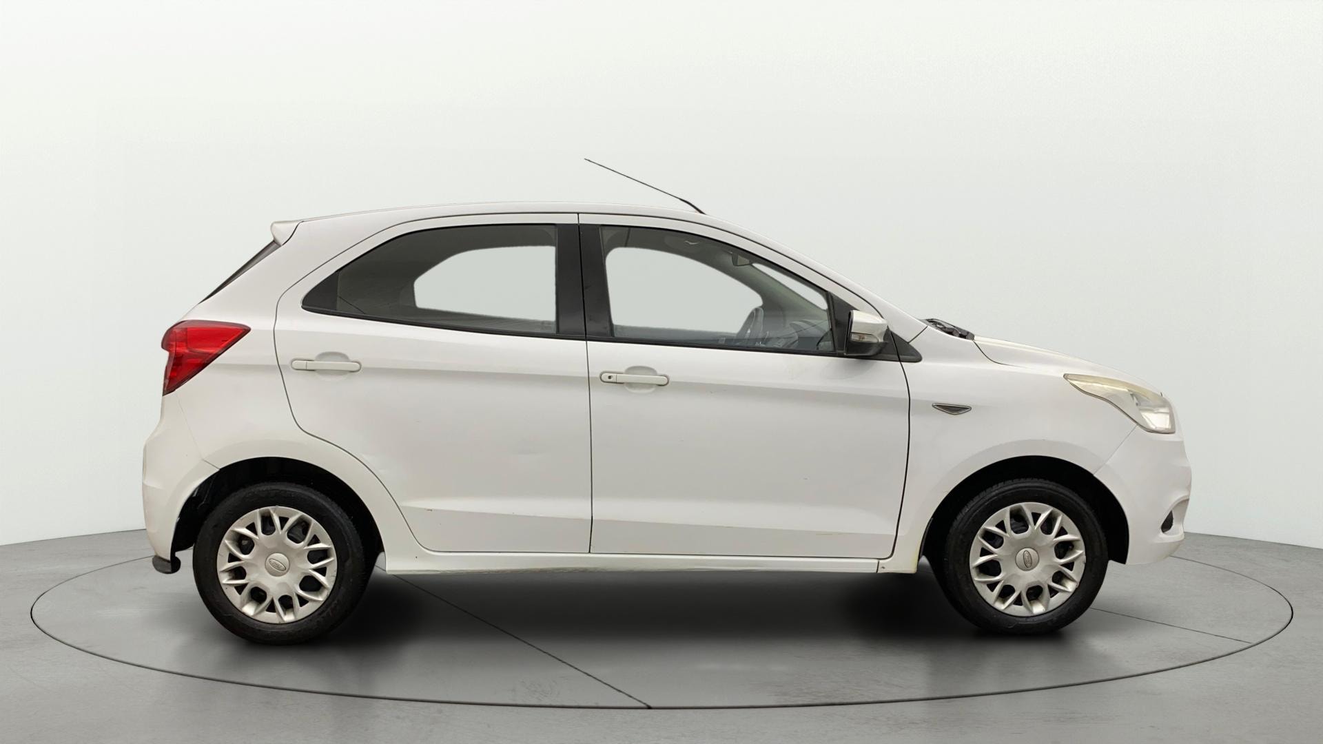 View 2015 Ford Figo Aspire 1.2P Ambiente MT BS IV Image 8 Used 2015 Ford Figo Aspire 1.2P Ambiente MT BS IV Image 8