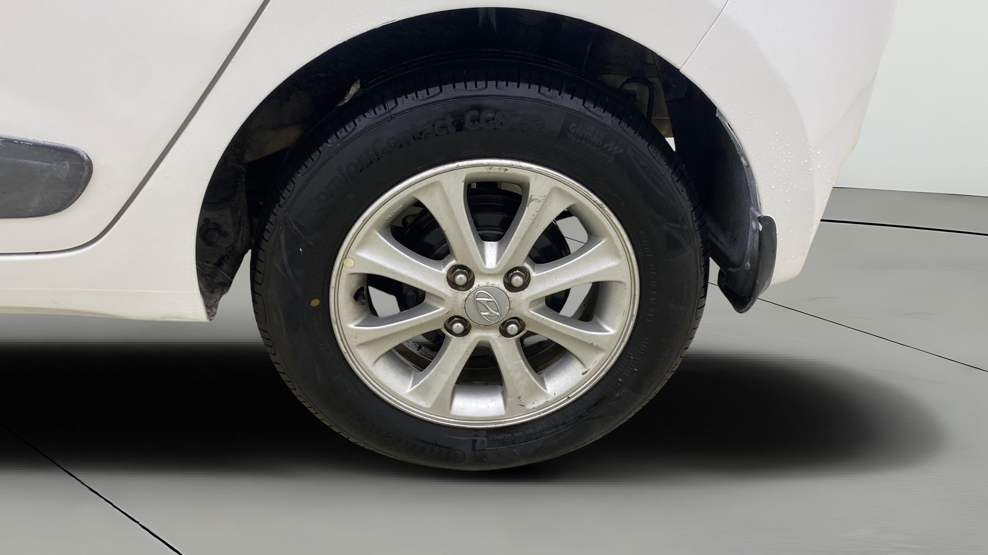 View 2015 Hyundai Grand i10 Asta AT 1.2 Kappa VTVT Image 11 Used 2015 Hyundai Grand i10 Asta AT 1.2 Kappa VTVT Image 11
