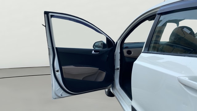 View Hyundai Xcent Image 31 Used Hyundai Xcent Image 31