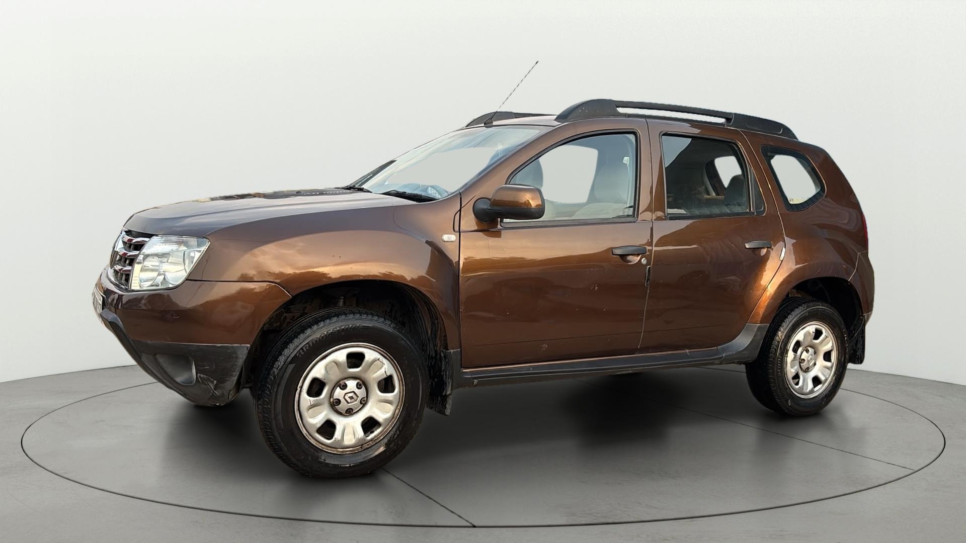 View 2015 Renault Duster Diesel 85PS STD Image 34 Used 2015 Renault Duster Diesel 85PS STD Image 34