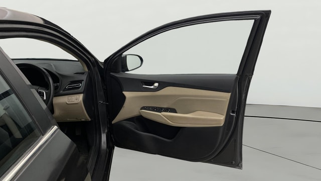 View Hyundai Verna Image 47 Used Hyundai Verna Image 47