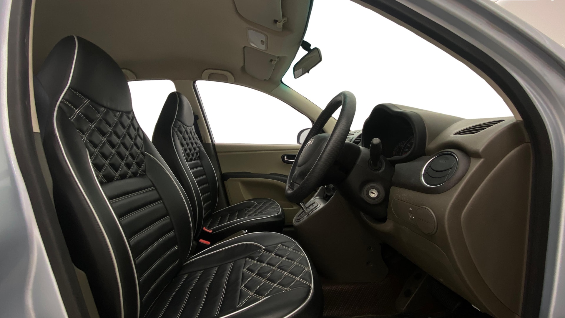 View 2013 Hyundai i10 1.2 Sportz AT Image 25 Used 2013 Hyundai i10 1.2 Sportz AT Image 25