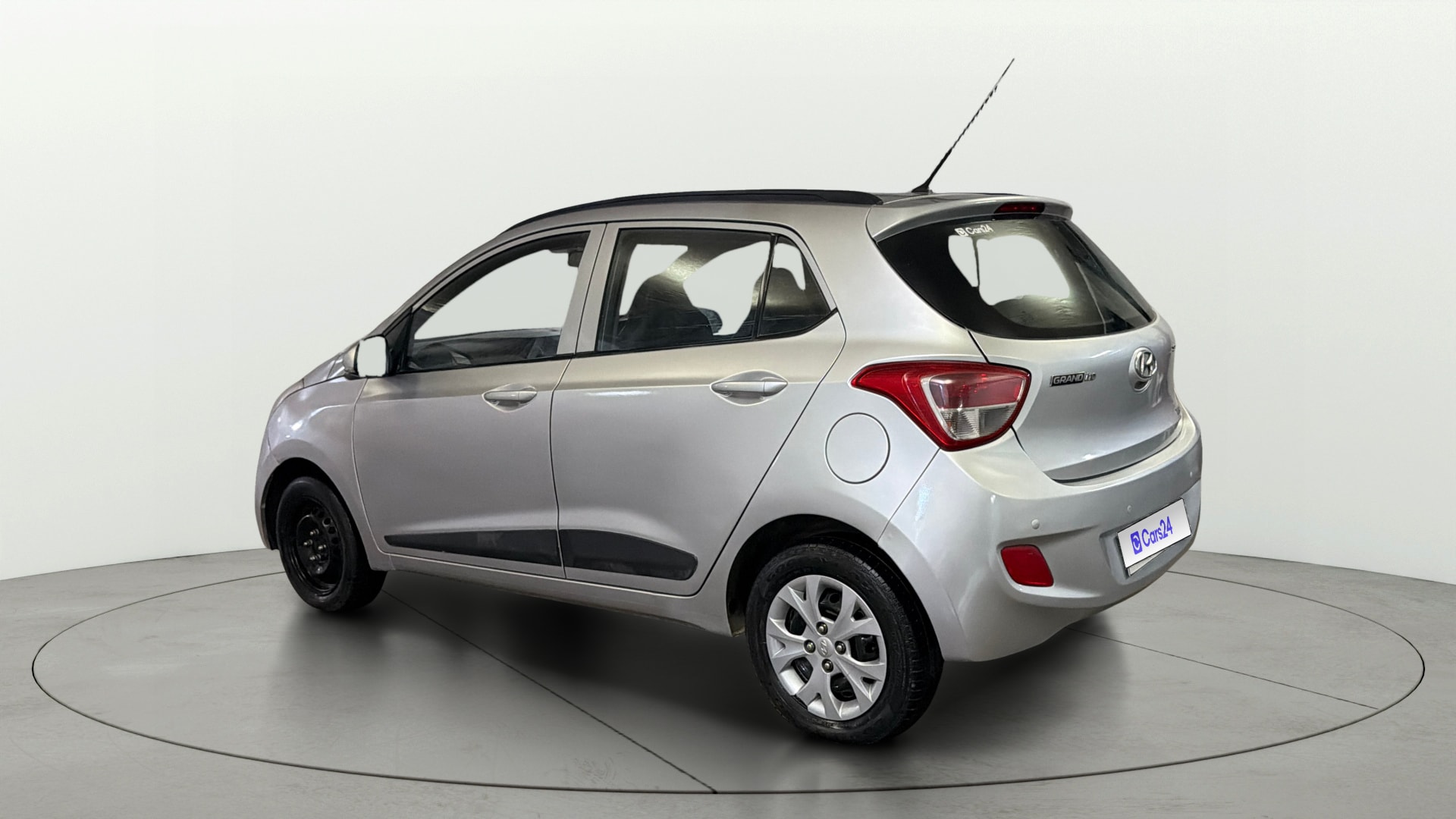 View 2015 Hyundai Grand i10 Sportz 1.2 Kappa Image 2 Used 2015 Hyundai Grand i10 Sportz 1.2 Kappa Image 2