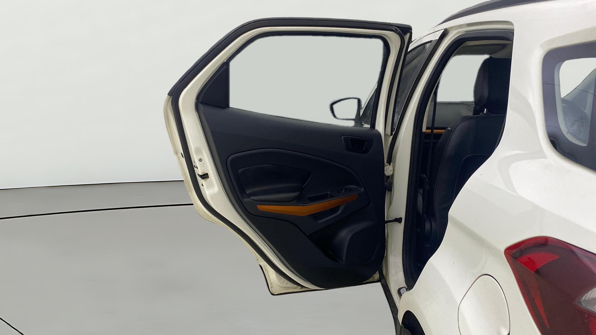 View 2019 Ford EcoSport 1.5 TDCi Diesel Ambiente BS IV Image 15 Used 2019 Ford EcoSport 1.5 TDCi Diesel Ambiente BS IV Image 15
