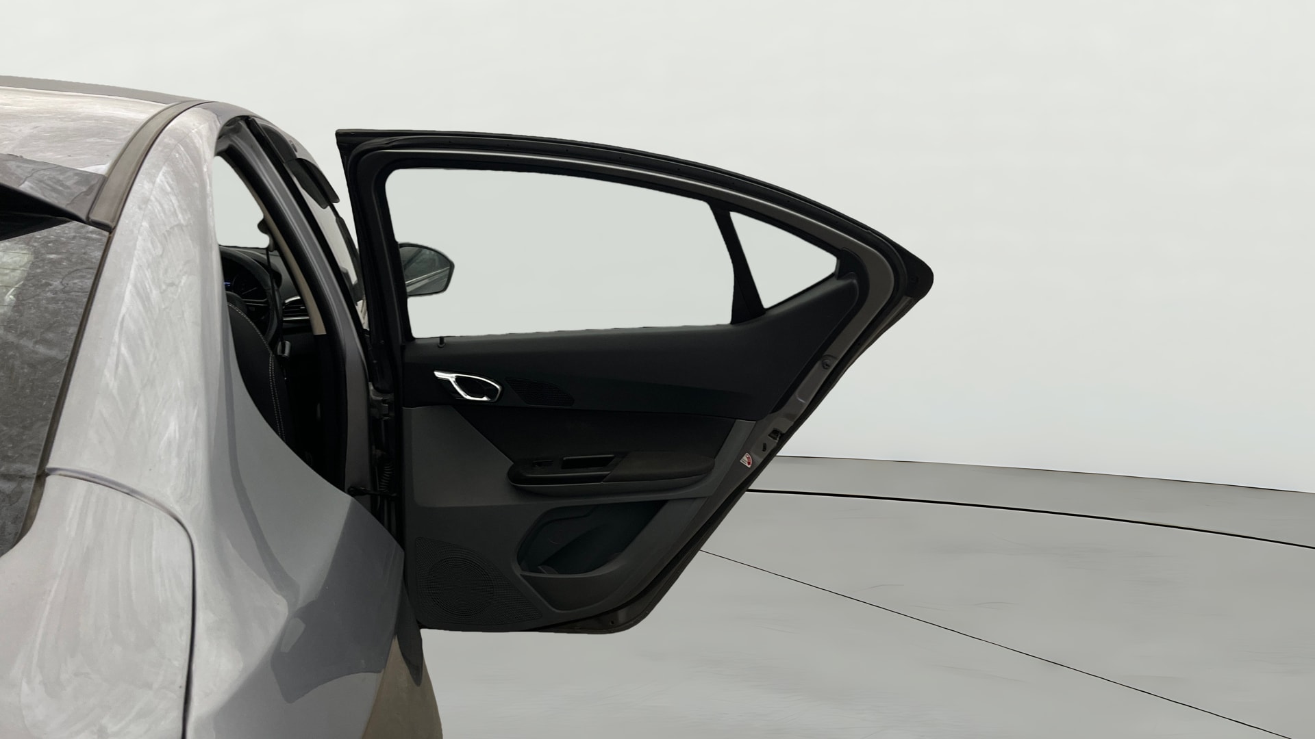 View 2019 Tata Tigor XE Diesel Image 5 Used 2019 Tata Tigor XE Diesel Image 5