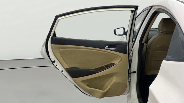 View Hyundai Fluidic Verna Image 23 Used Hyundai Fluidic Verna Image 23