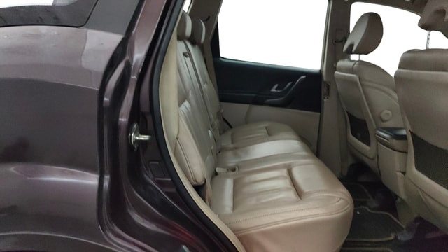 View Mahindra XUV500 Image 36 Used Mahindra XUV500 Image 36