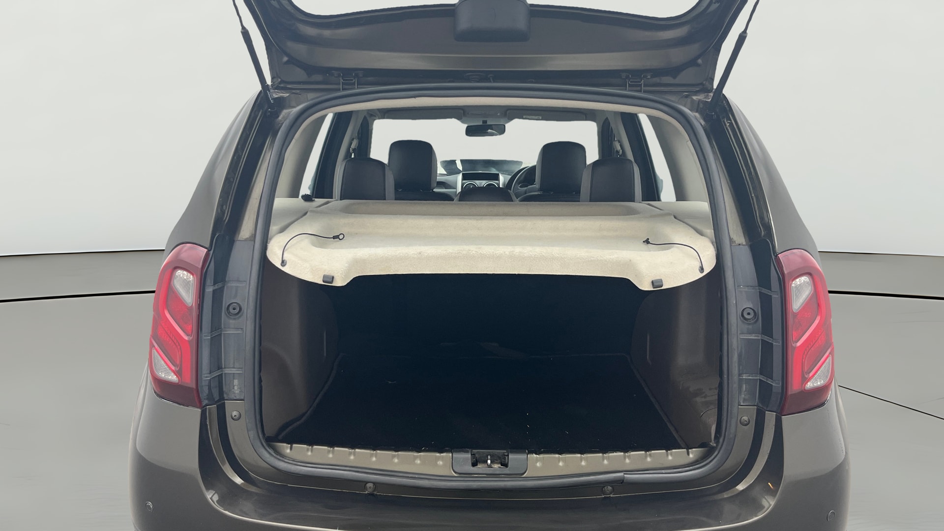 View 2016 Renault Duster Diesel 110PS RXZ AMT Image 36 Used 2016 Renault Duster Diesel 110PS RXZ AMT Image 36