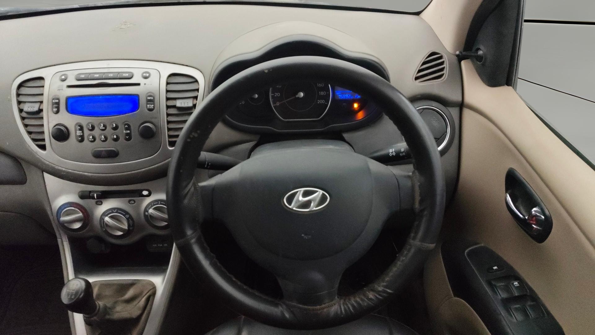 View 2014 Hyundai i10 1.2 Asta MT Image 12 Used 2014 Hyundai i10 1.2 Asta MT Image 12