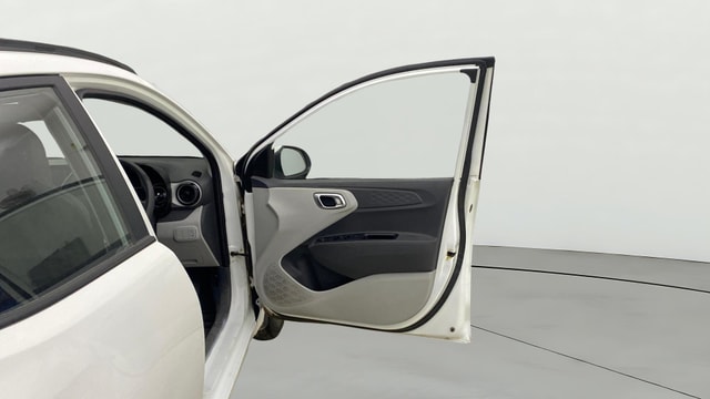 View Hyundai Grand i10 Image 44 Used Hyundai Grand i10 Image 44