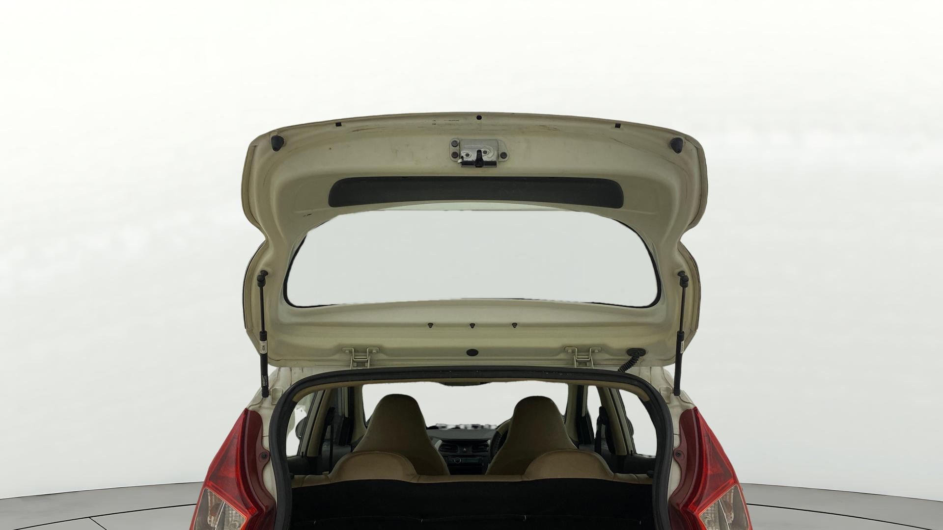 View 2013 Hyundai EON Era Plus Image 16 Used 2013 Hyundai EON Era Plus Image 16