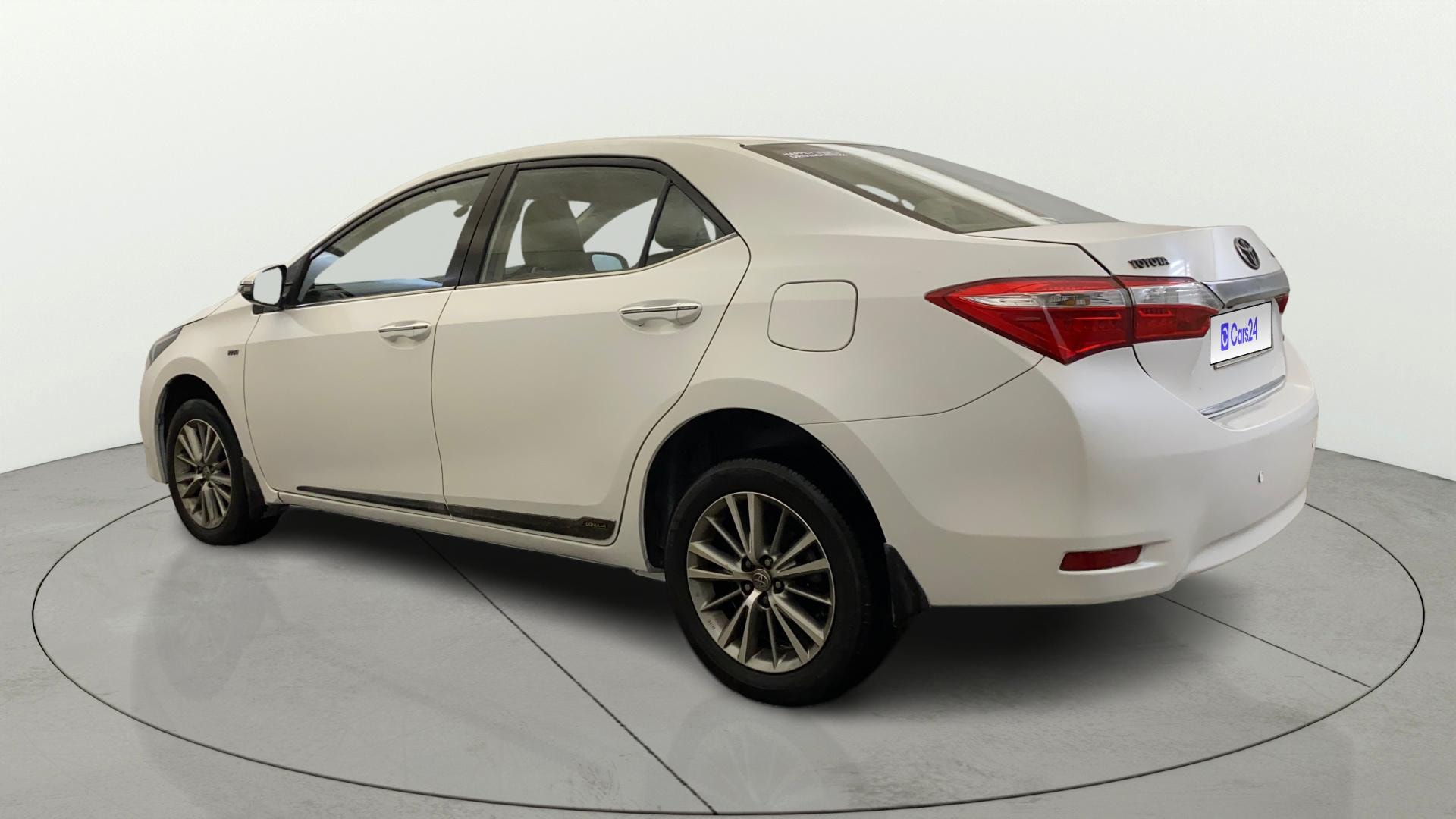 View 2015 Toyota Corolla Altis 1.8 VL AT Image 2 Used 2015 Toyota Corolla Altis 1.8 VL AT Image 2