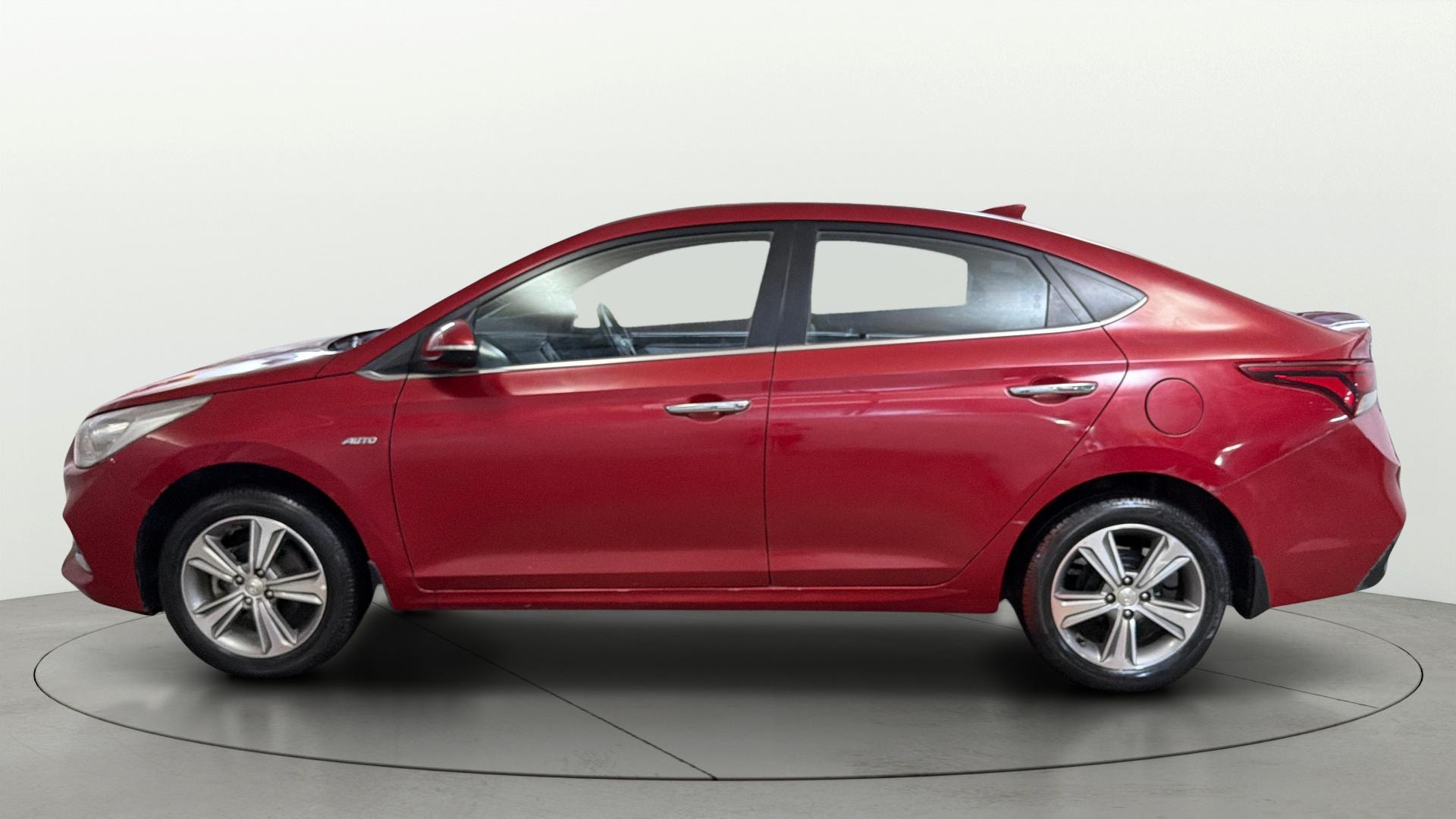 View 2018 Hyundai Verna 1.6 VTVT SX (O) AT Image 6 Used 2018 Hyundai Verna 1.6 VTVT SX (O) AT Image 6