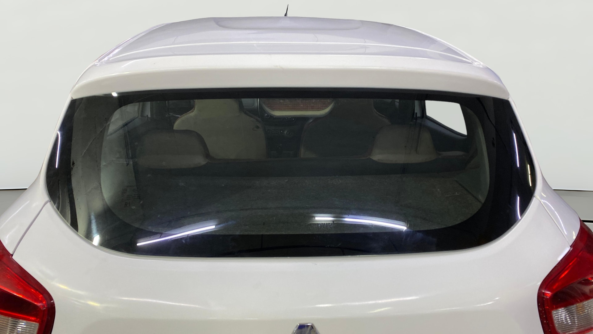 View 2016 Renault Kwid RXT 1.0 Image 3 Used 2016 Renault Kwid RXT 1.0 Image 3