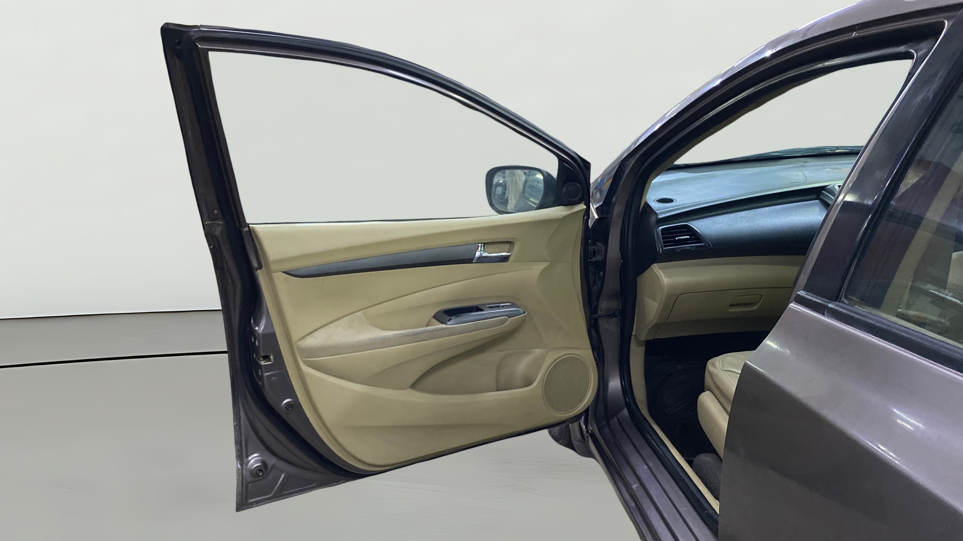View 2013 Honda City ZX MT Diesel Anniversary Edition Image 37 Used 2013 Honda City ZX MT Diesel Anniversary Edition Image 37