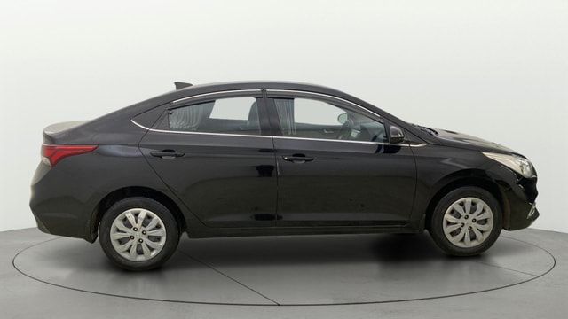 View Hyundai Verna Image 9 Used Hyundai Verna Image 9