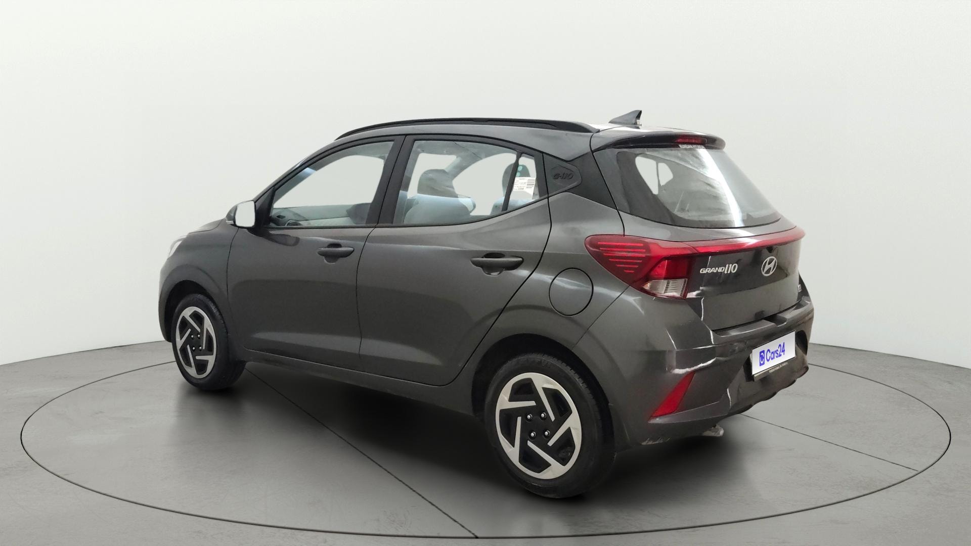 View 2024 Hyundai Grand i10 Nios Sportz Petrol AMT Image 2 Used 2024 Hyundai Grand i10 Nios Sportz Petrol AMT Image 2
