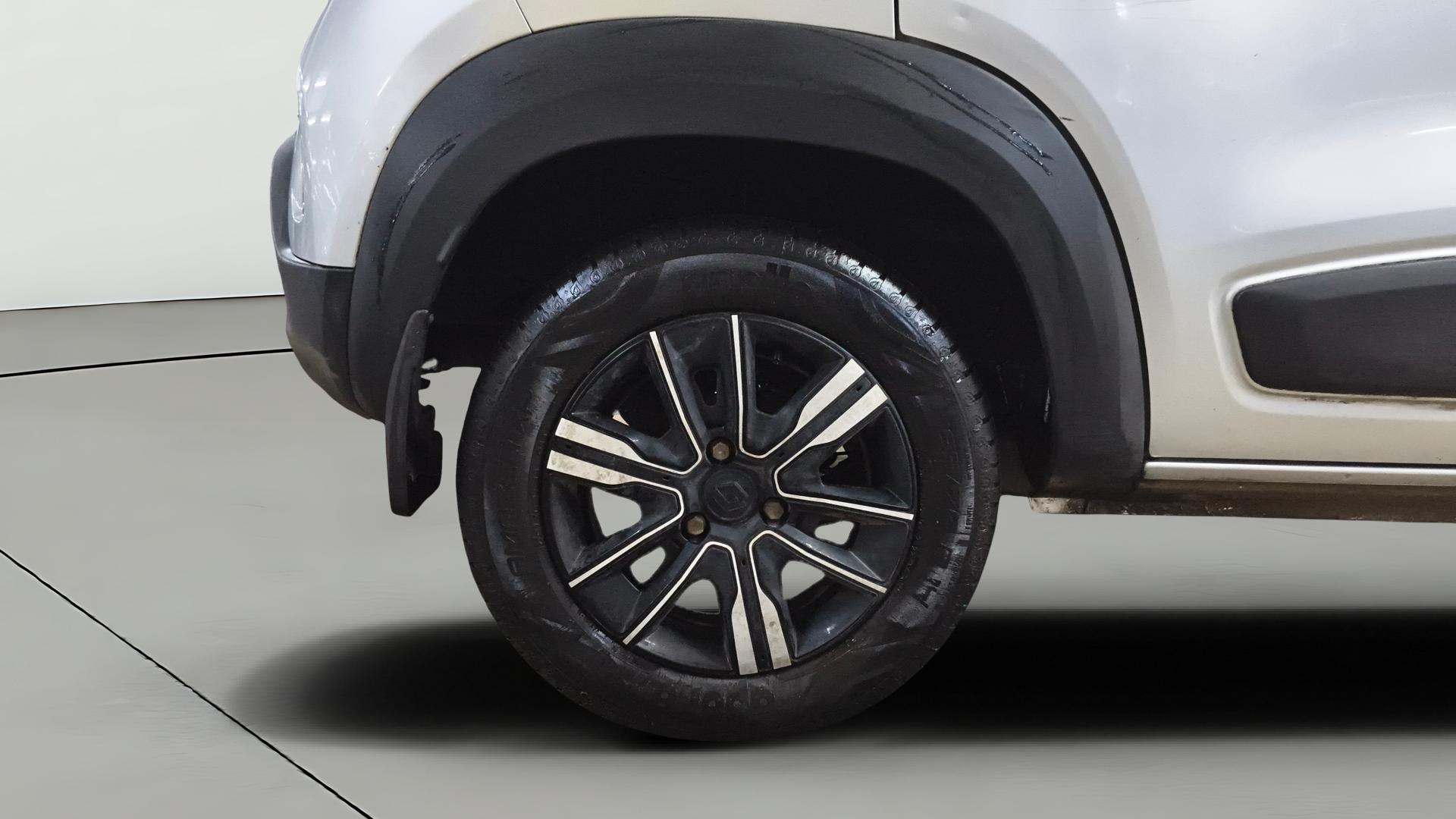 View 2022 Renault Kwid RXL 1.0 BS IV Image 32 Used 2022 Renault Kwid RXL 1.0 BS IV Image 32