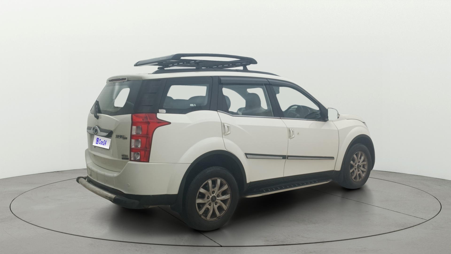 View 2017 Mahindra XUV500 W10 FWD AT Image 48 Used 2017 Mahindra XUV500 W10 FWD AT Image 48