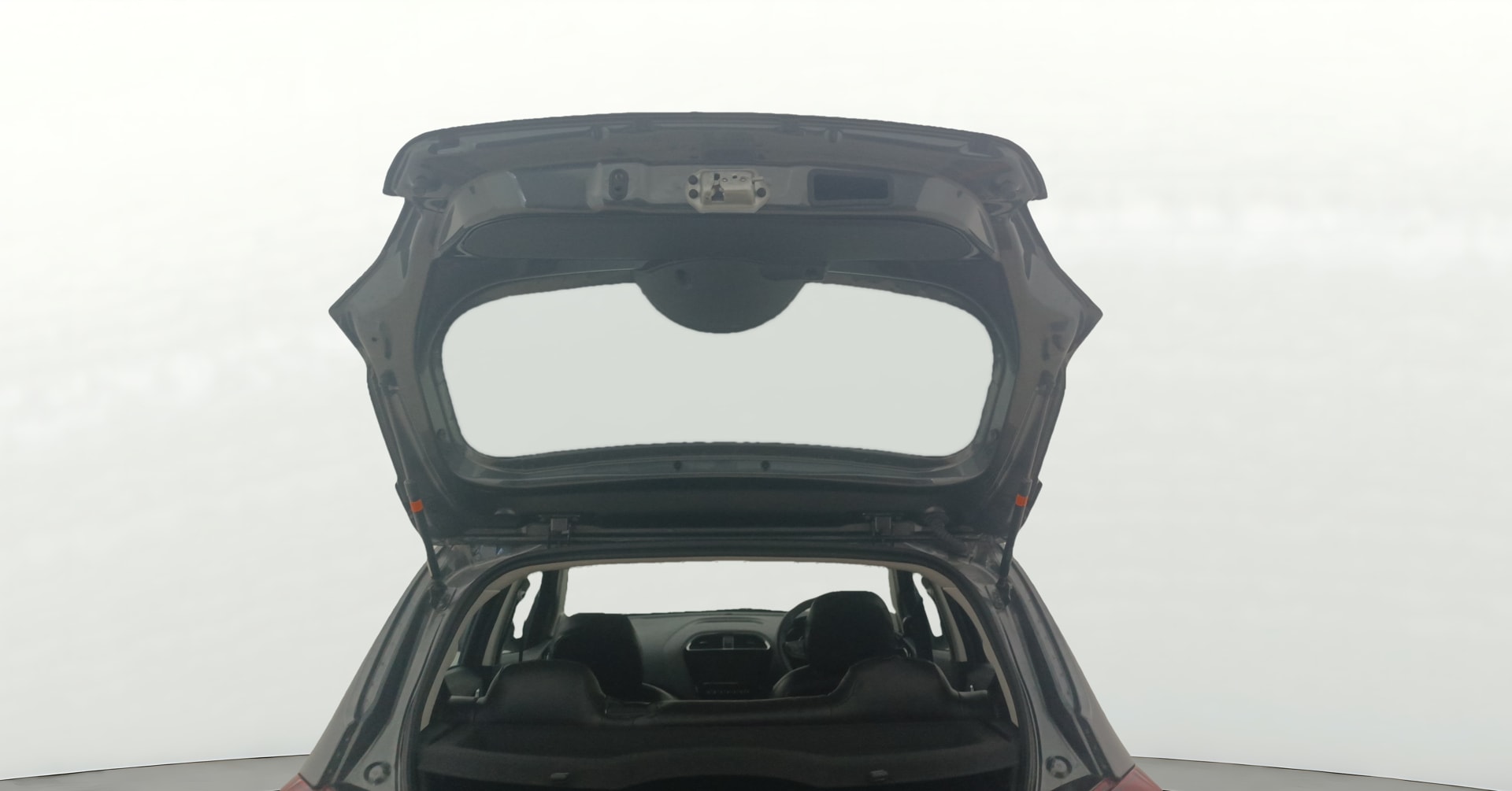View 2024 Tata Tiago Revotorq XB Image 17 Used 2024 Tata Tiago Revotorq XB Image 17