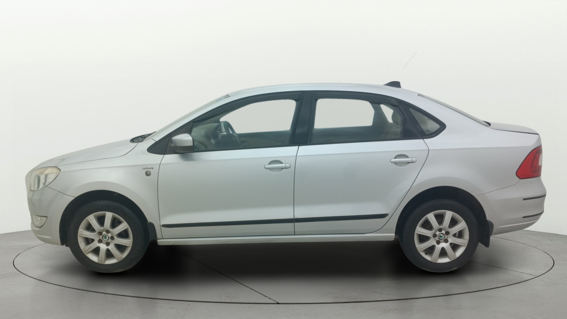 View 2013 Skoda Rapid 1.6 MPI Ambition Petrol BS IV Image 5 Used 2013 Skoda Rapid 1.6 MPI Ambition Petrol BS IV Image 5