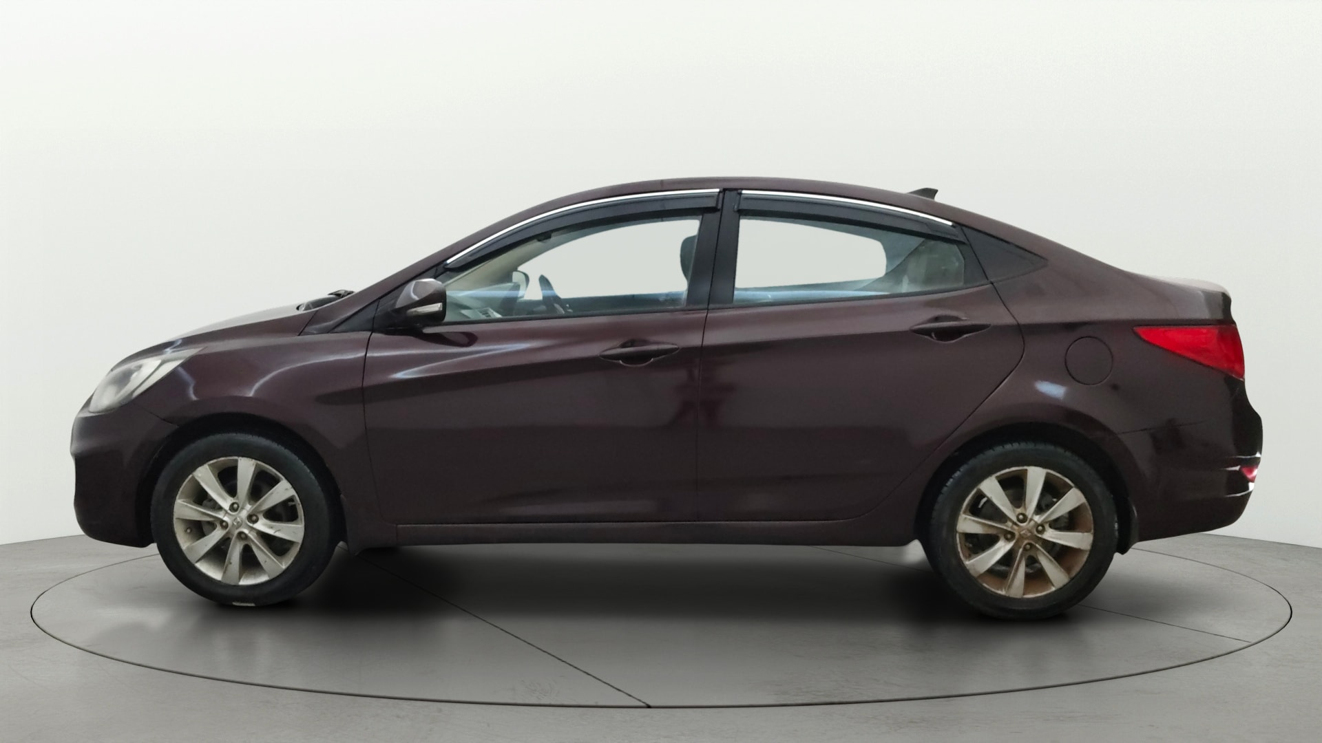 View 2013 Hyundai Fluidic Verna 1.6 VTVT SX Image 5 Used 2013 Hyundai Fluidic Verna 1.6 VTVT SX Image 5