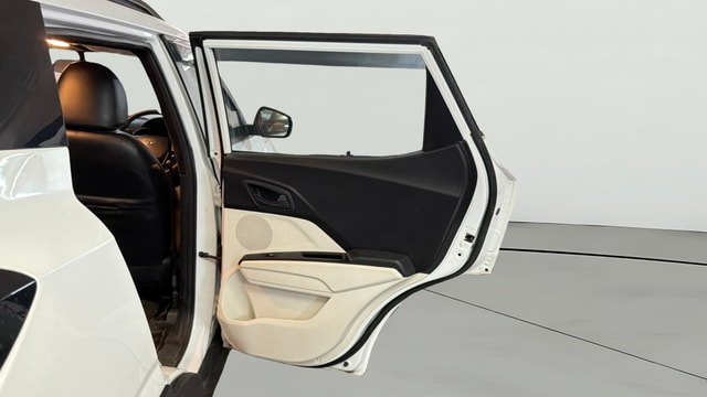 View Mahindra XUV 3XO Image 8 Used Mahindra XUV 3XO Image 8
