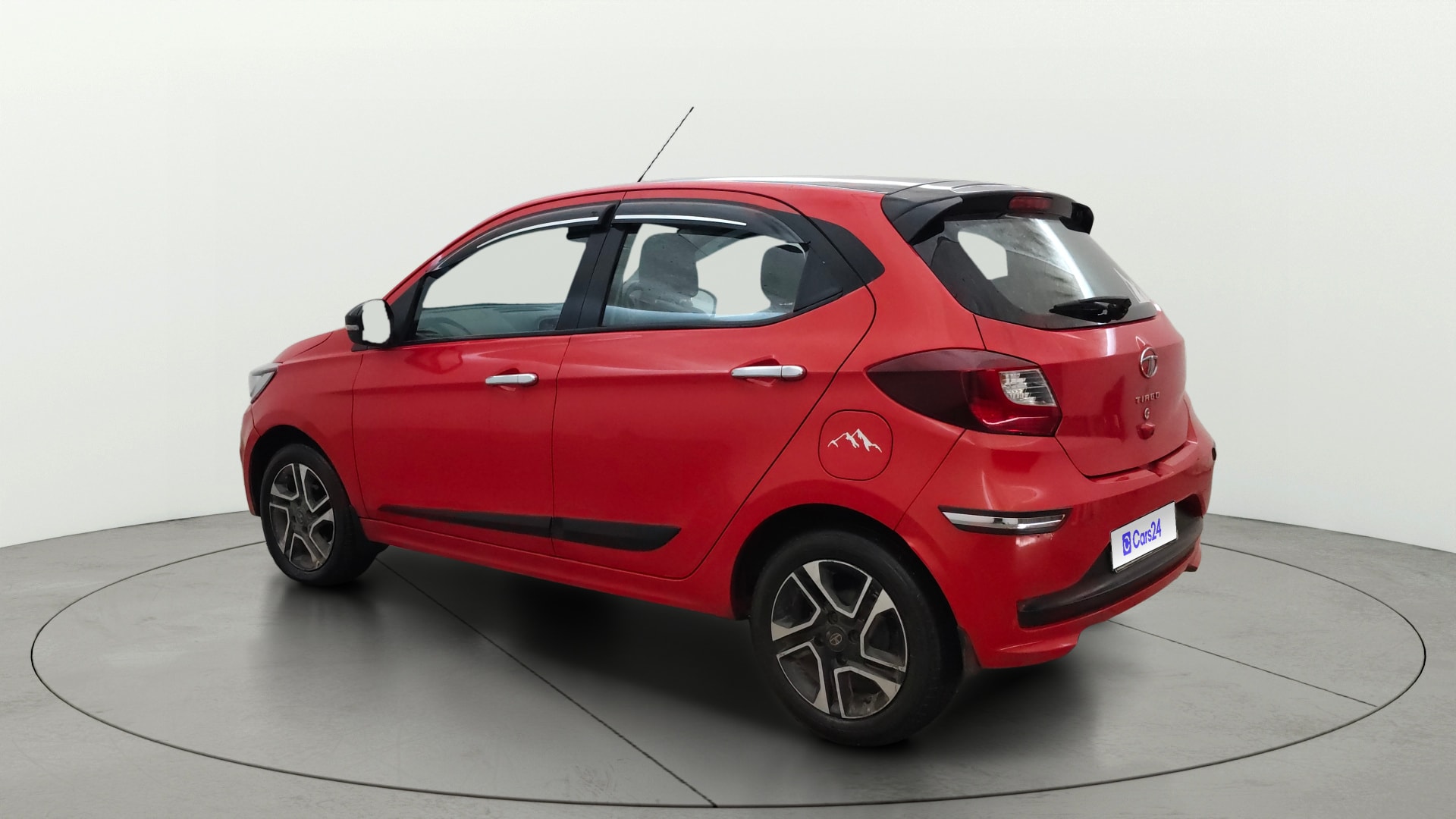 View 2020 Tata Tiago Revotorq XB Image 2 Used 2020 Tata Tiago Revotorq XB Image 2