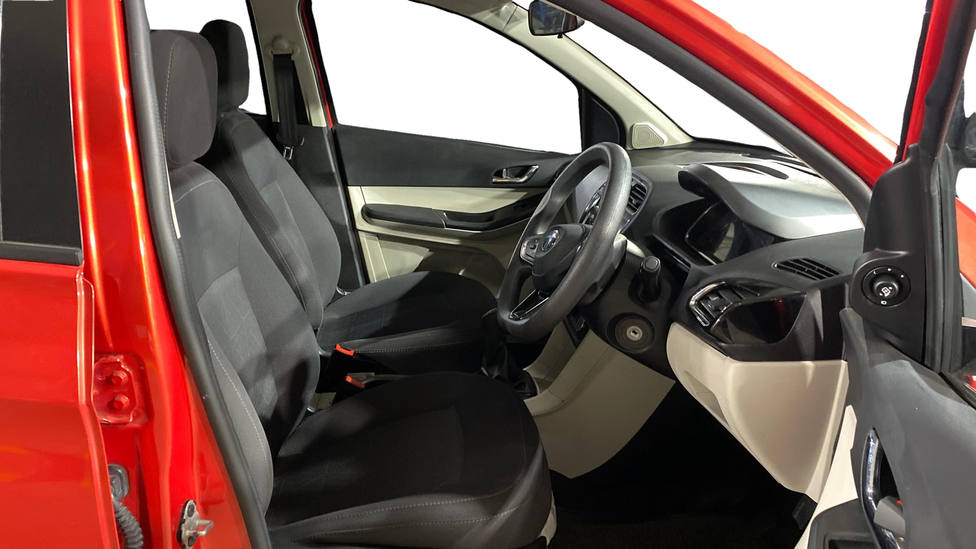 View 2024 Tata Tiago Revotorq XB Image 26 Used 2024 Tata Tiago Revotorq XB Image 26