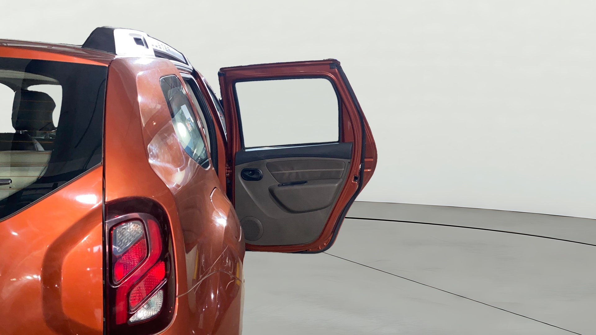 View 2016 Renault Duster Petrol RXL Image 7 Used 2016 Renault Duster Petrol RXL Image 7