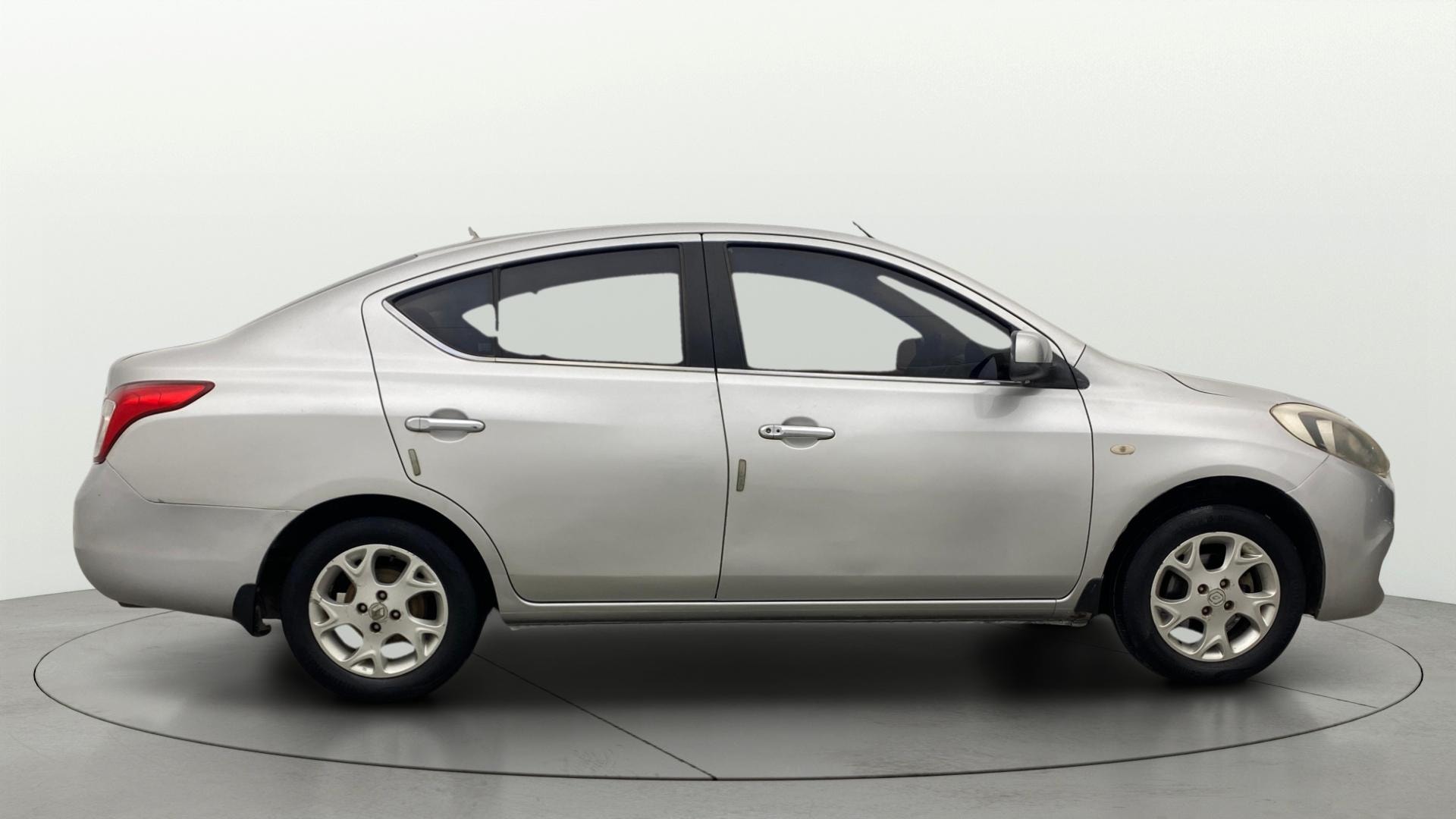 View 2013 Renault Scala RxZ Diesel Image 8 Used 2013 Renault Scala RxZ Diesel Image 8