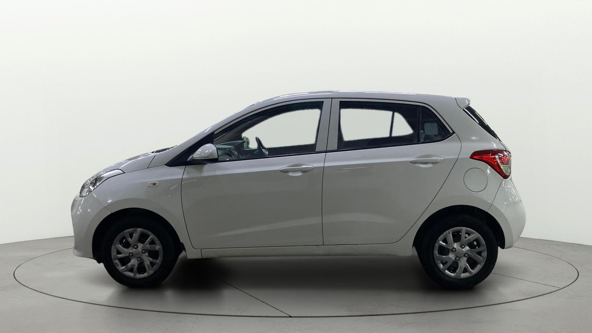 View 2020 Hyundai Grand i10 1.2 Magna Diesel Image 24 Used 2020 Hyundai Grand i10 1.2 Magna Diesel Image 24